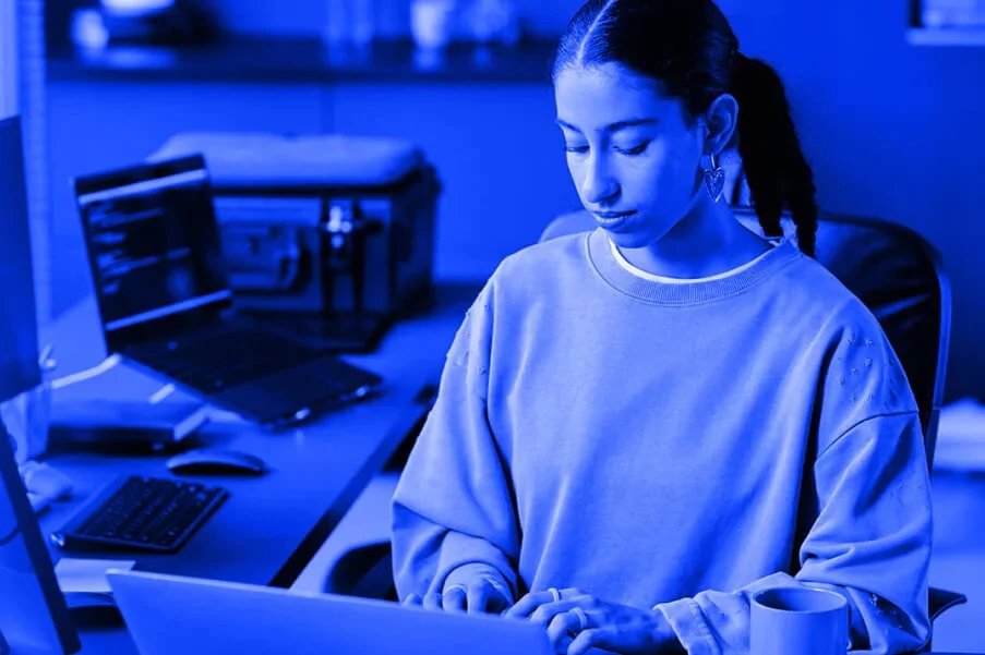 woman at laptop